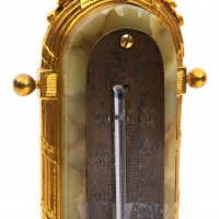Duży  termometr w oprawie z brązu złoconego i chalcedonu